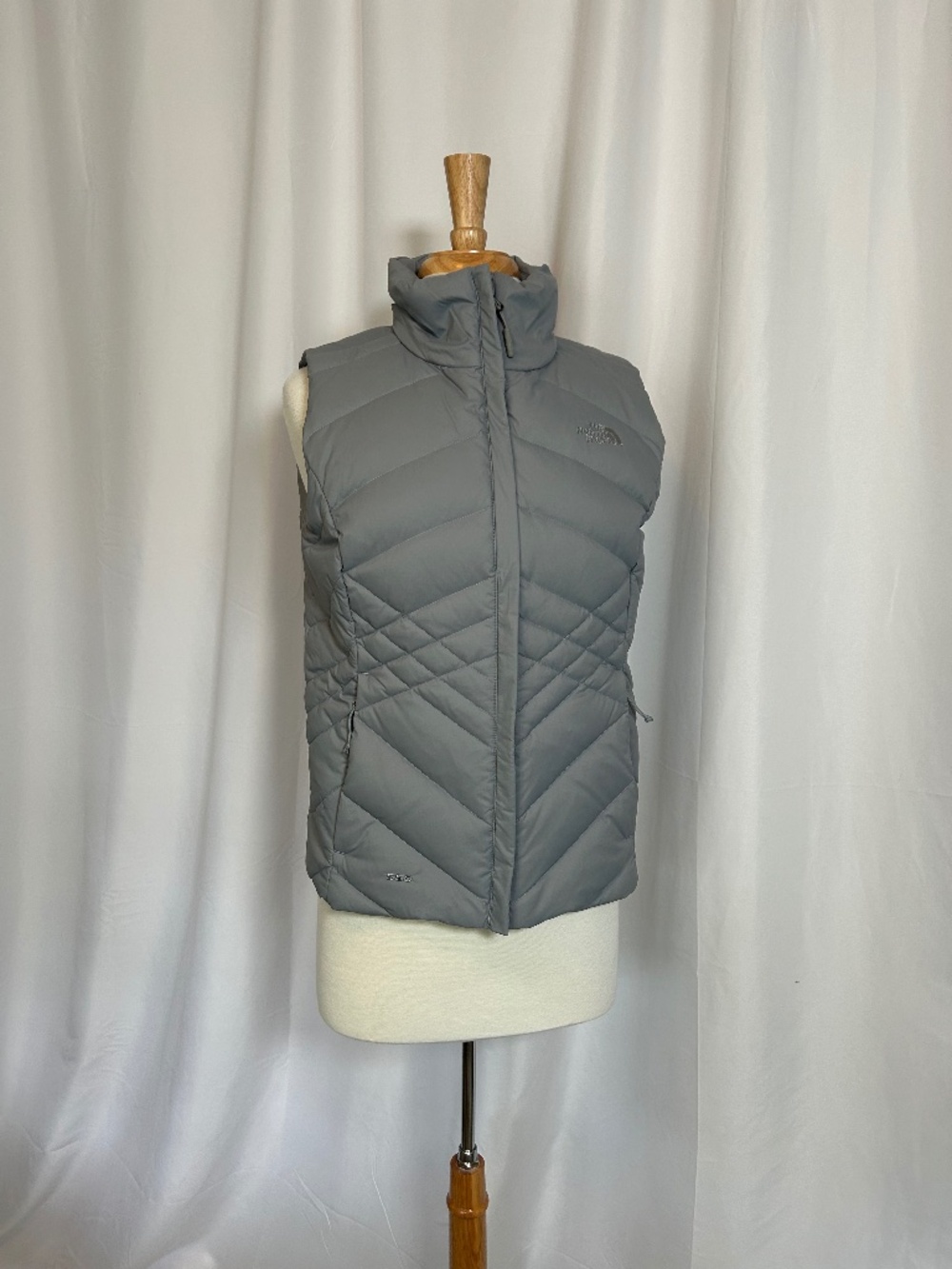 THE NORTH FACE ACONCAGUA 550 GOOSE DOWN QUILTED PUFFER VEST - SIZE MEDIUM